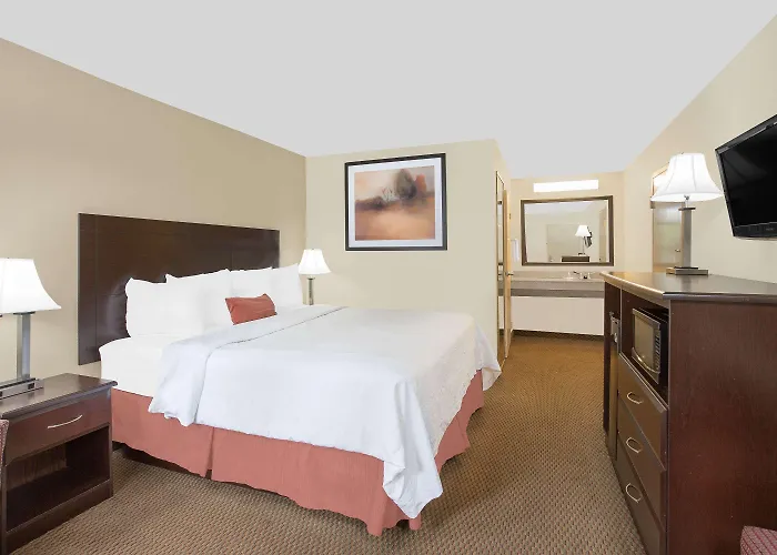 Baymont By Wyndham Greenville