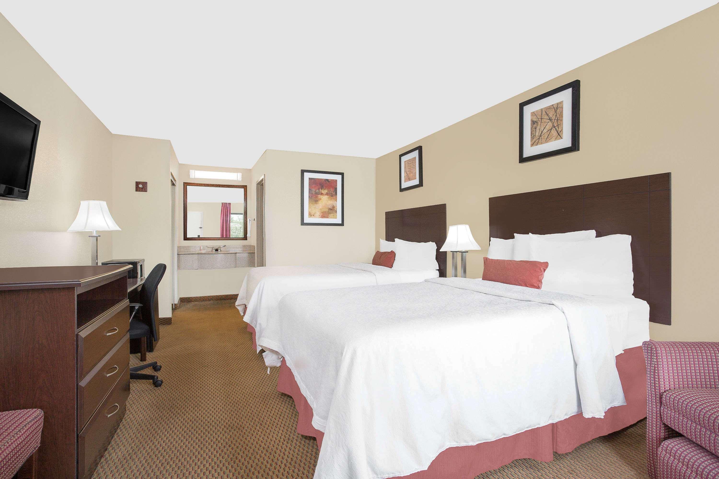 Hotel Baymont By Wyndham Greenville