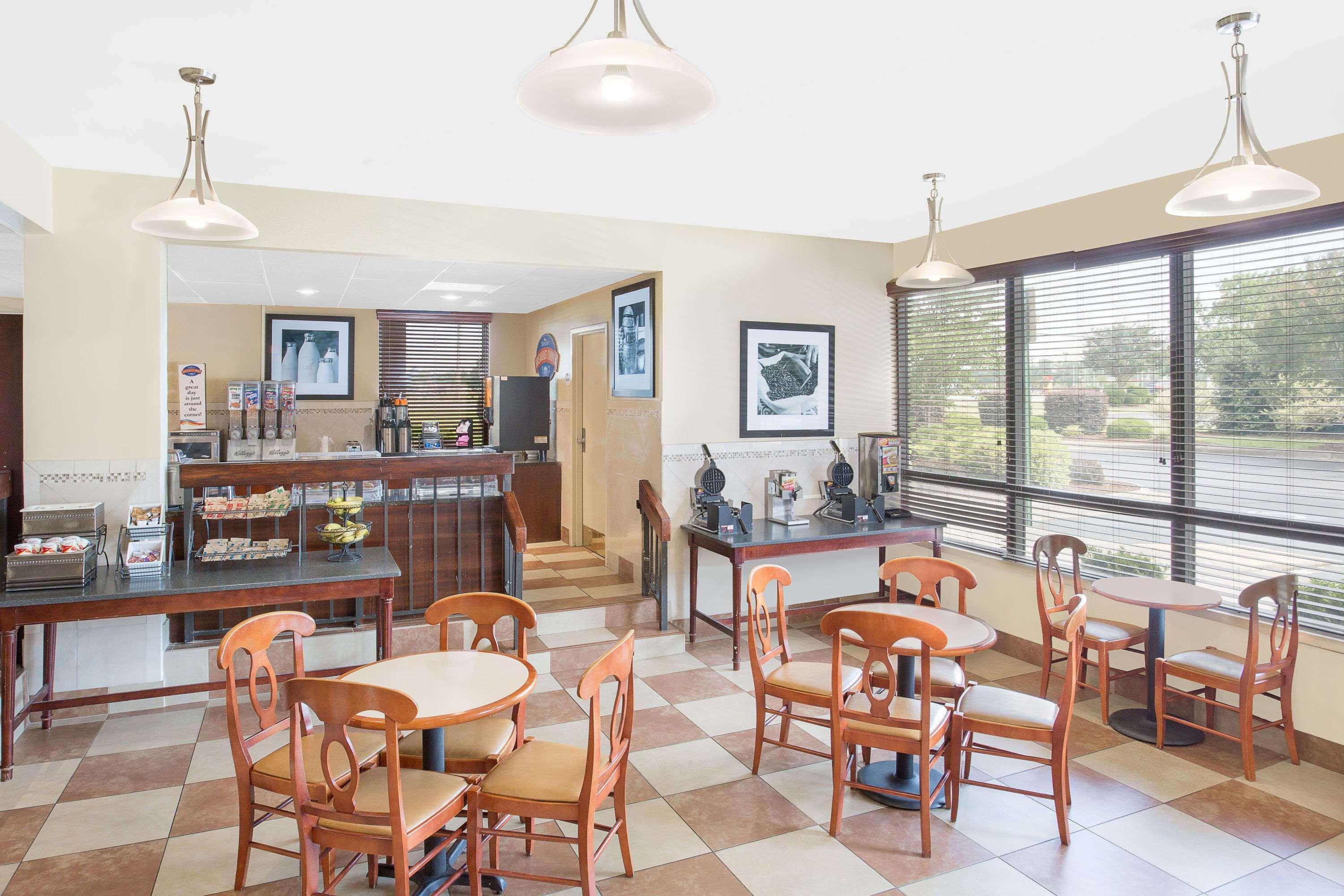 Baymont By Wyndham 2*