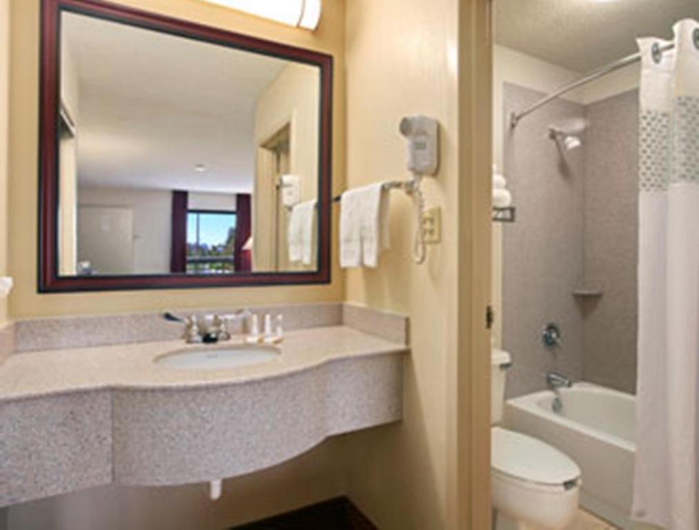 Baymont By Wyndham Hotel